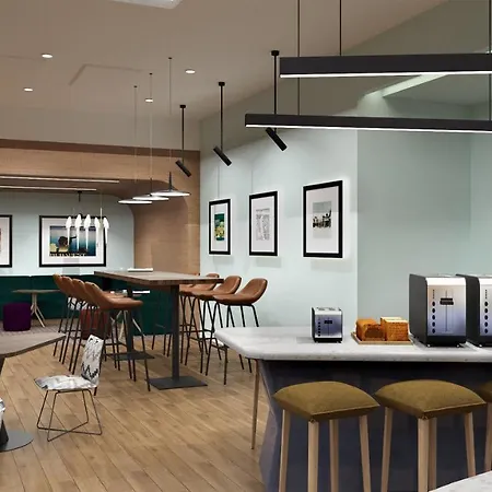 Hampton By Hilton Centre 3*