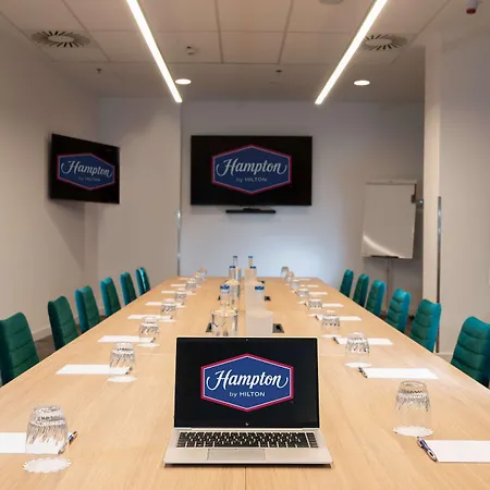 Hampton By Hilton Centre Hotel