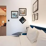Hampton By Hilton Centre מלון 3*
