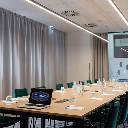 Hampton By Hilton Centre 3*