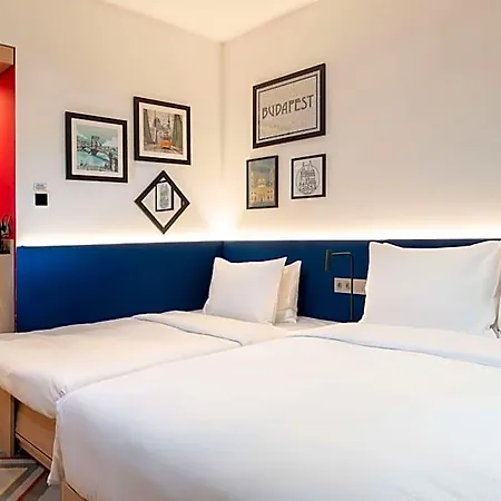 호텔 Hampton By Hilton Centre 3*