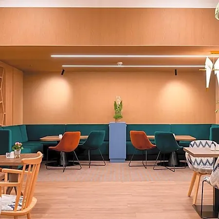 호텔 Hampton By Hilton Centre 3*
