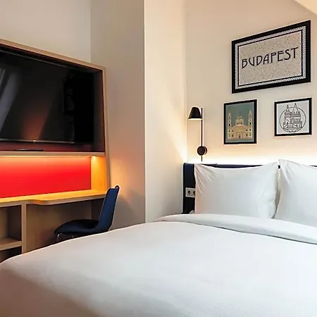 Hampton By Hilton Centre 호텔