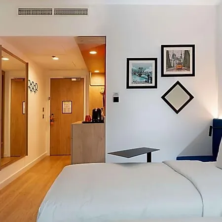 Hampton By Hilton Centre 호텔 3*