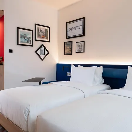 Hotel Hampton By Hilton Centre 3*
