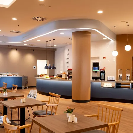 Hampton By Hilton Centre Hotel