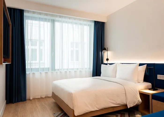 Hampton By Hilton Centre Hotel 3*