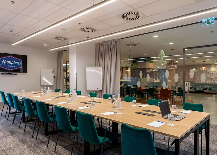 Hampton By Hilton Centre